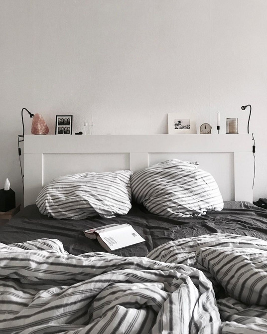 Елегантна спальня з ліжком ІКЕА: мінімалізм та функціональність в деталях