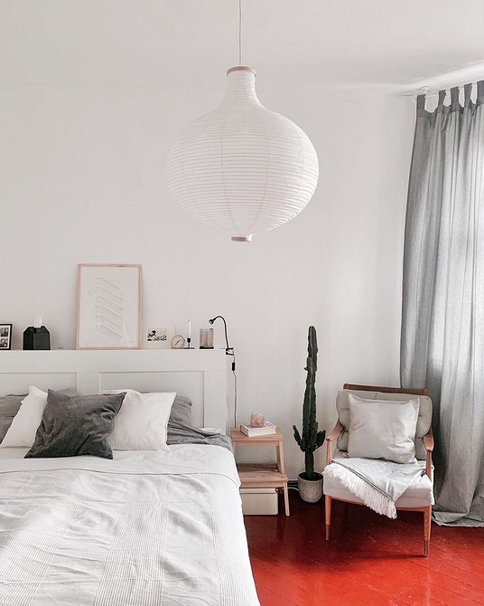 Ліжко ІКЕА в спальні: практичне рішення для невеликих приміщень