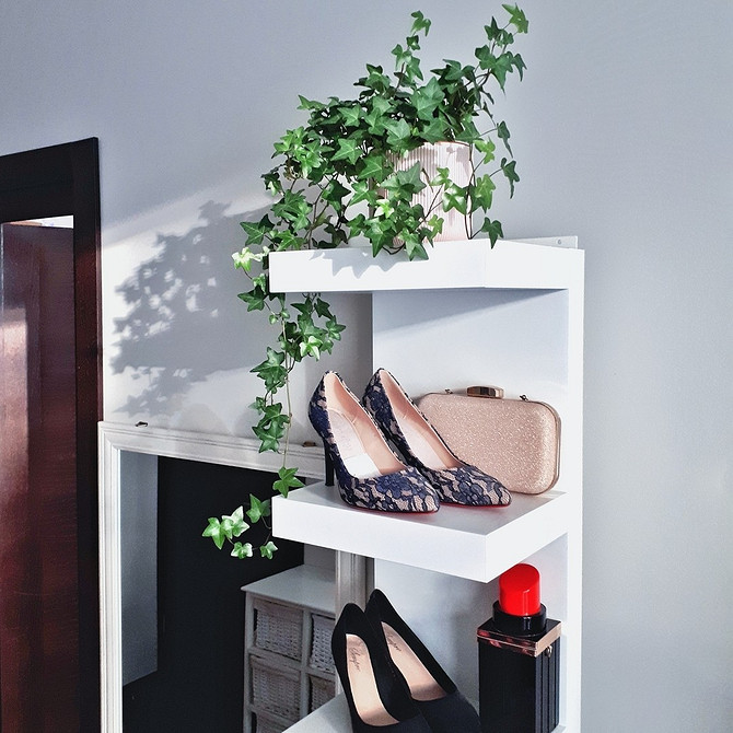 Стелаж ІКЕА в стилі мінімалізм: лаконічний дизайн та функціональність