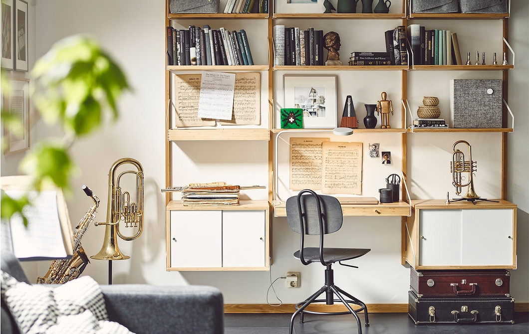 Системи зберігання ІКЕА в спальні, зручний стелаж для одягу та аксесуарів.