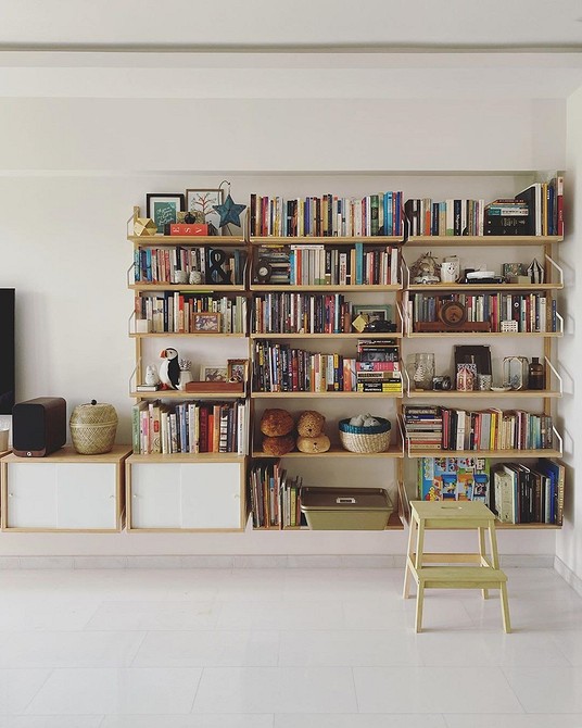 Модульні стелажі ІКЕА в сучасному інтер'єрі, гнучке рішення для будь-якого простору.