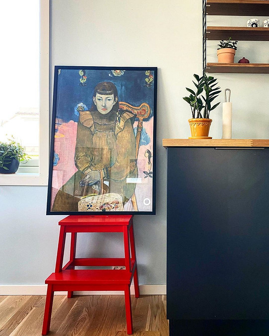 Переробка ліжка IKEA: додавання м'якого узголів'я для комфорту та стилю.