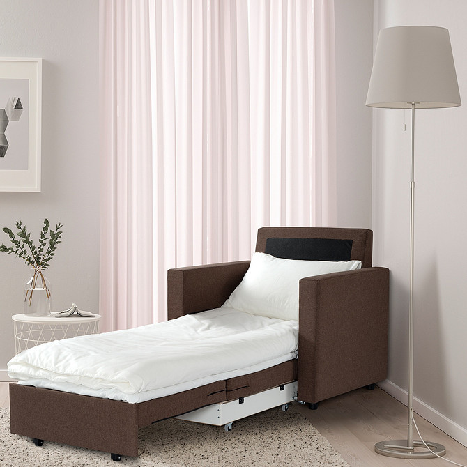 Крісло ІКЕА POÄNG: класичний дизайн в сучасному інтер'єрі з килимом