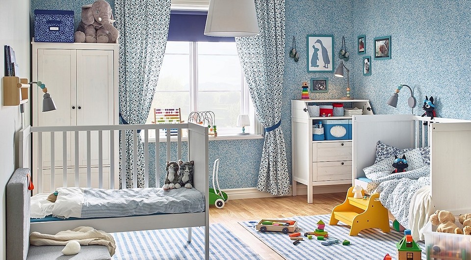 Дитяче ліжечко з дерева: вибір безпечної фарби для покриття дитячих меблів.