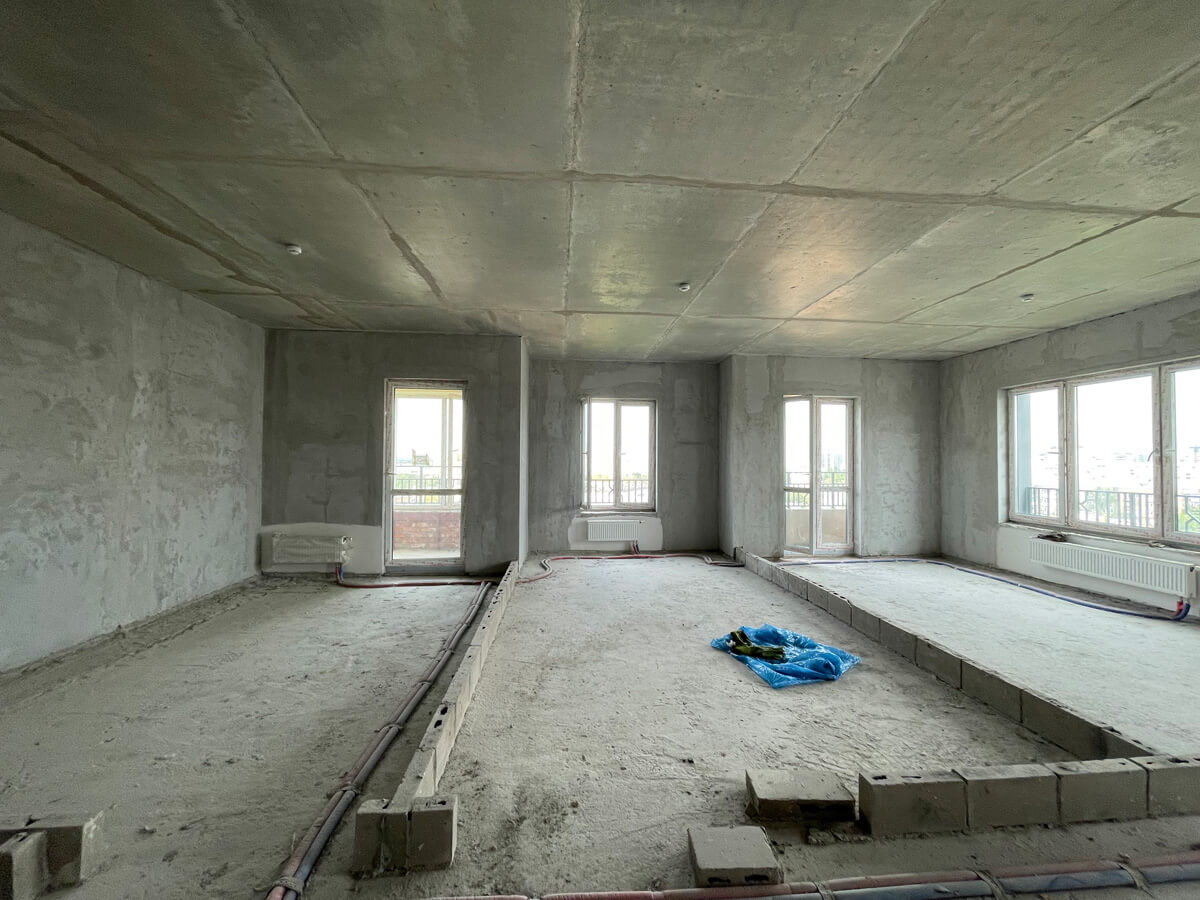 Квартира в новобудові: візуалізація відмінностей чорнової, передчистової та чистової обробки.