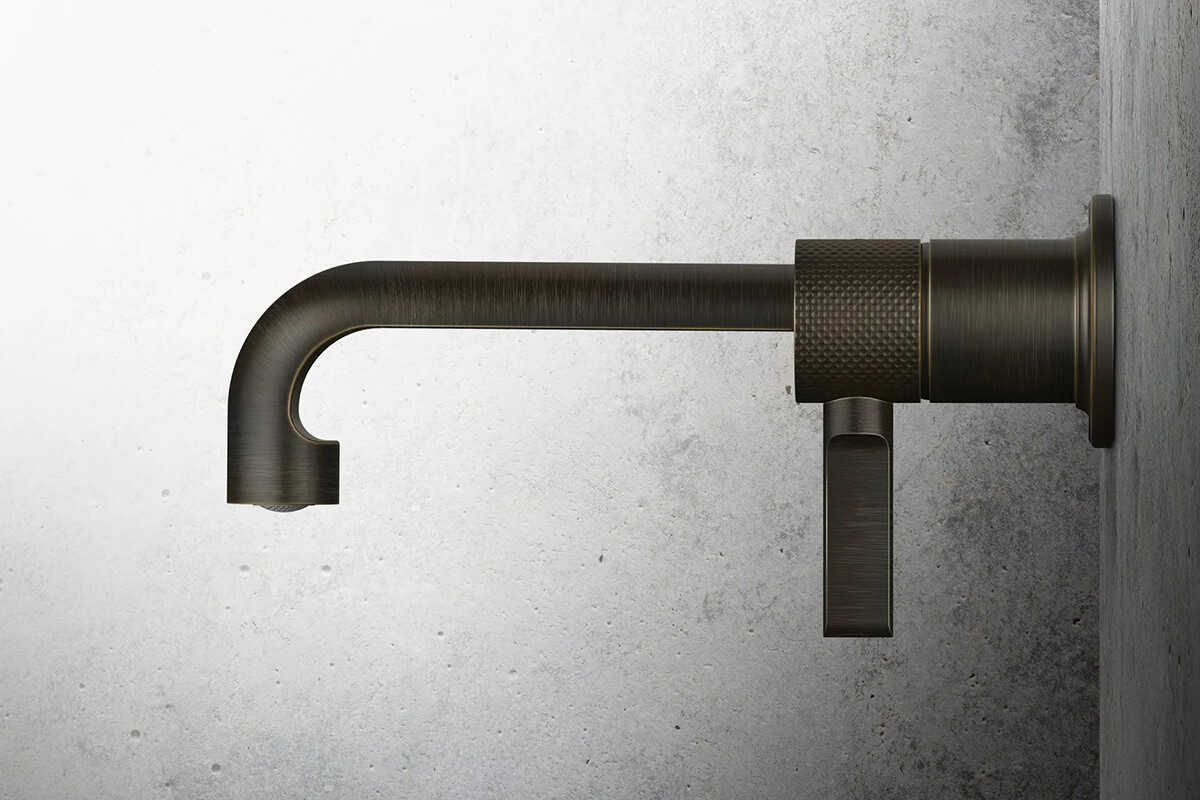 Чорна сантехніка у ванній кімнаті: елегантний чорний змішувач і раковина в сучасному дизайні.