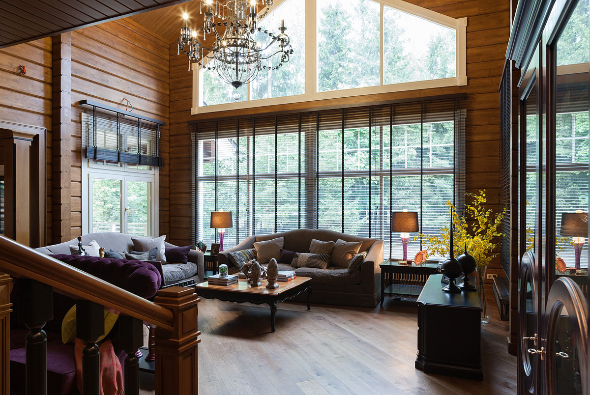 Вітальня з каміном в будинку з бруса: дизайн інтер'єру для затишних вечорів