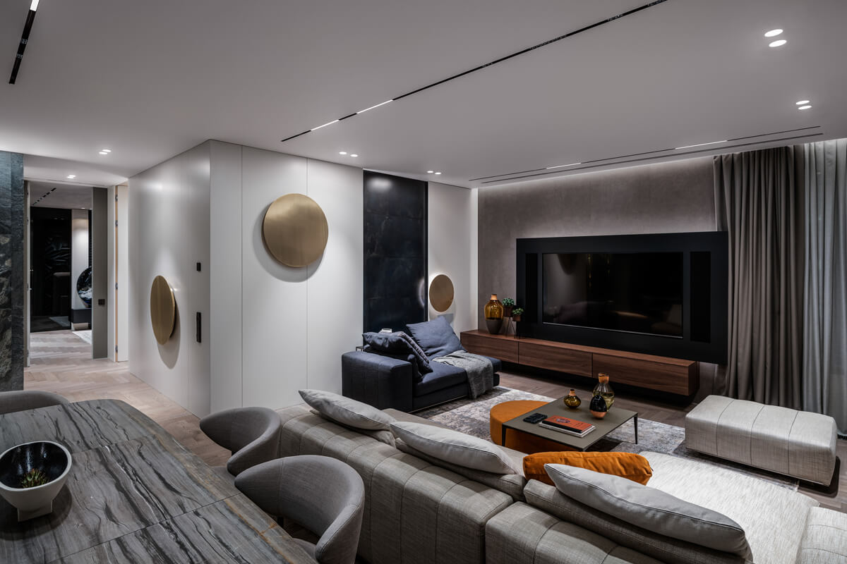 Стильний інтер'єр квартири в неокласичному стилі з елегантними деталями.