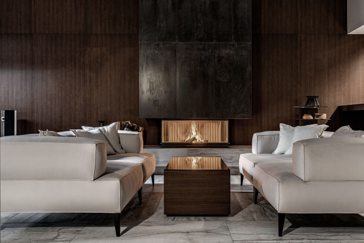 Мінімалізм в інтер'єрі: світла спальня з мінімальною кількістю меблів та великим вікном.