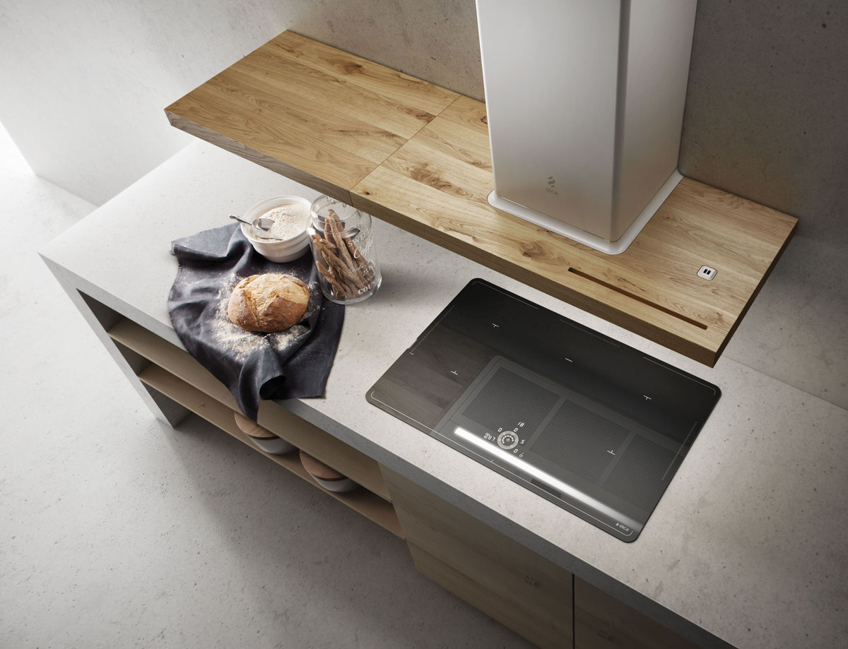 Елегантна кухонна витяжка вбудована в шафу, гармонійно поєднується з кухонним гарнітуром.