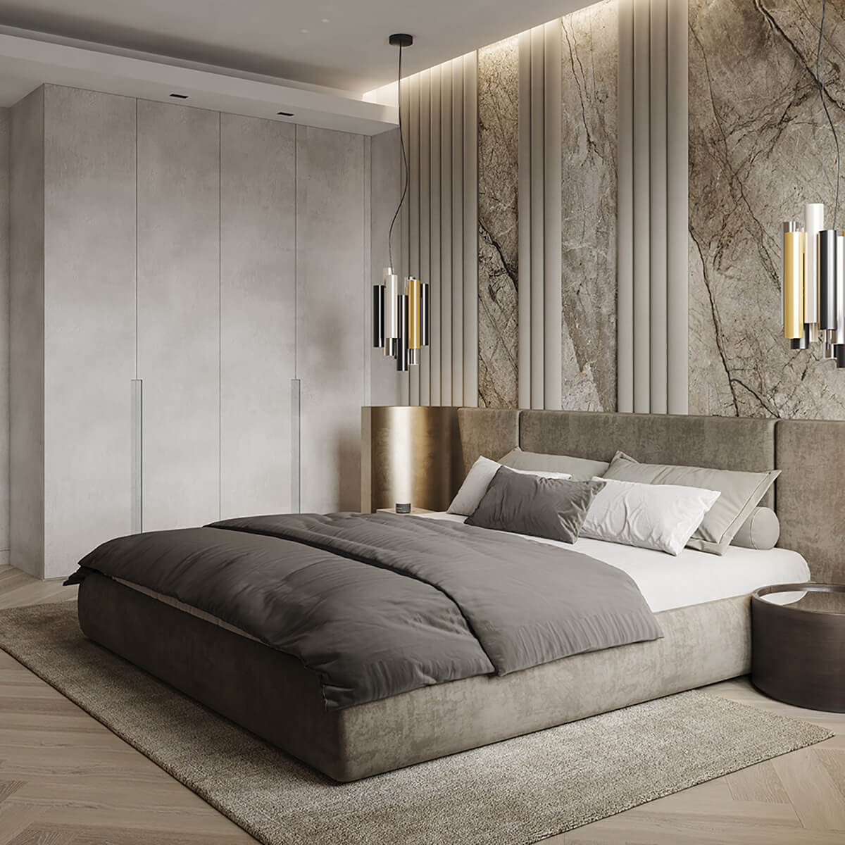 Дизайн інтер'єру спальні з акцентною смугастою стіною за ліжком.