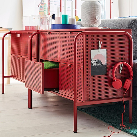 IKEA: предмети інтер'єру та яскраві меблі, що допоможуть розфарбувати ваш дім.