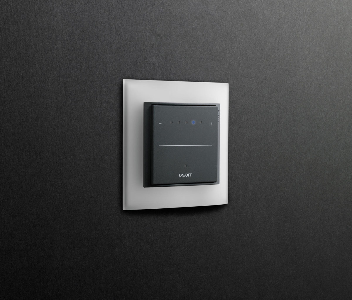 Інноваційний вимикач з сенсорним керуванням, ідеальний для сучасного дизайну та економії енергії