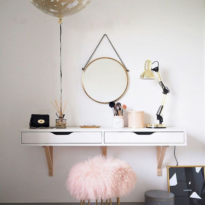 Туалетний столик своїми руками: дизайн, збірка та поради для ідеального простору