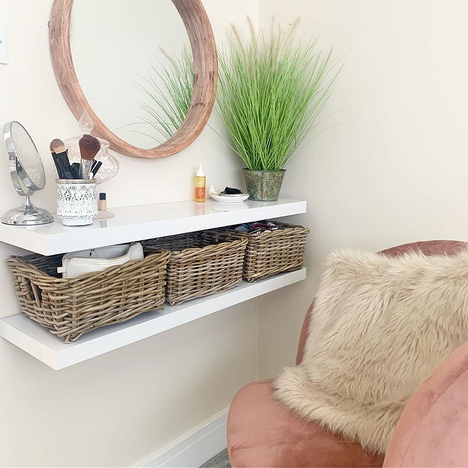 Варіанти дизайну туалетного столика своїми руками: натхнення для творчості