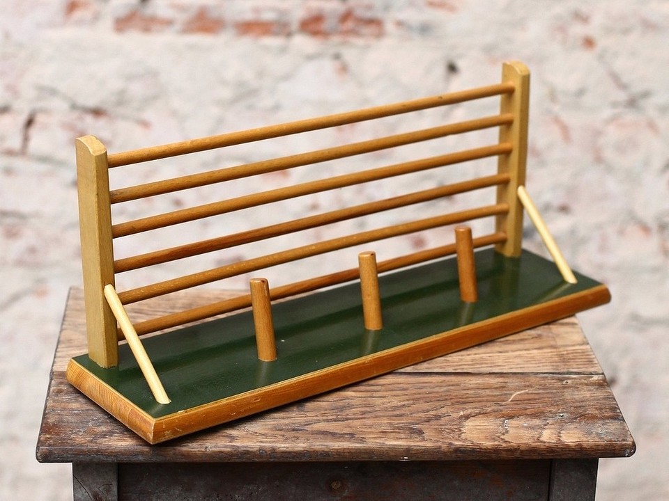 Процес виготовлення настінної вішалки з дерева: покрокова інструкція для майстра-класу.