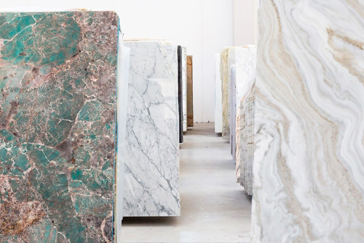 Чищення каменю: як правильно доглядати за натуральним каменем в інтер'єрі.