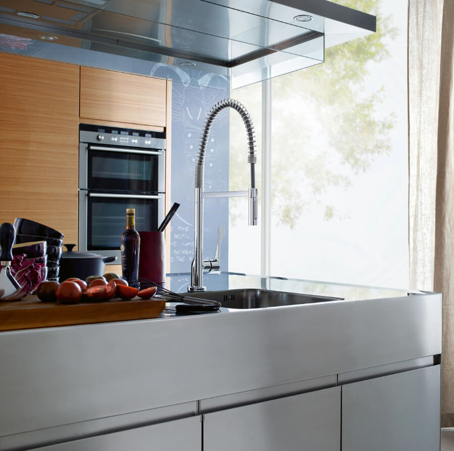 Змішувач для кухні з гнучким виливом: максимальна функціональність і зручність у використанні.