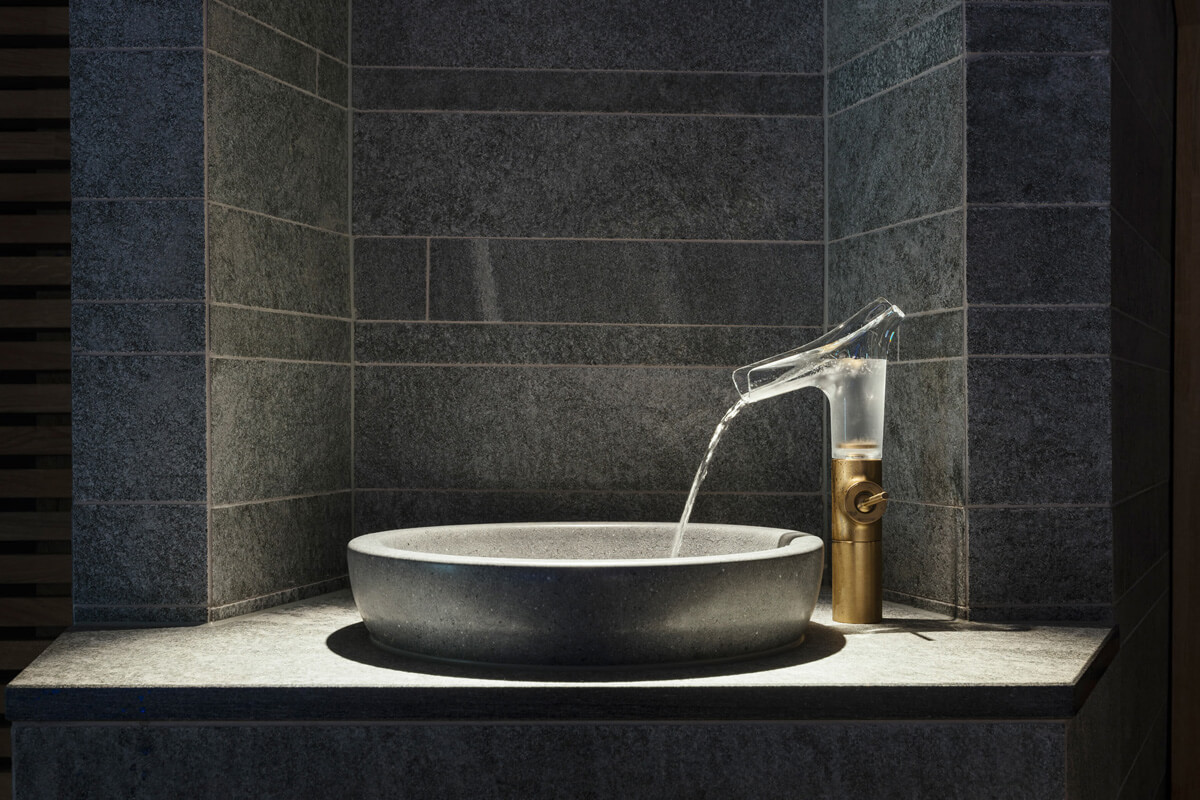 Сучасний змішувач для ванної кімнати: вибір, дизайн та монтаж