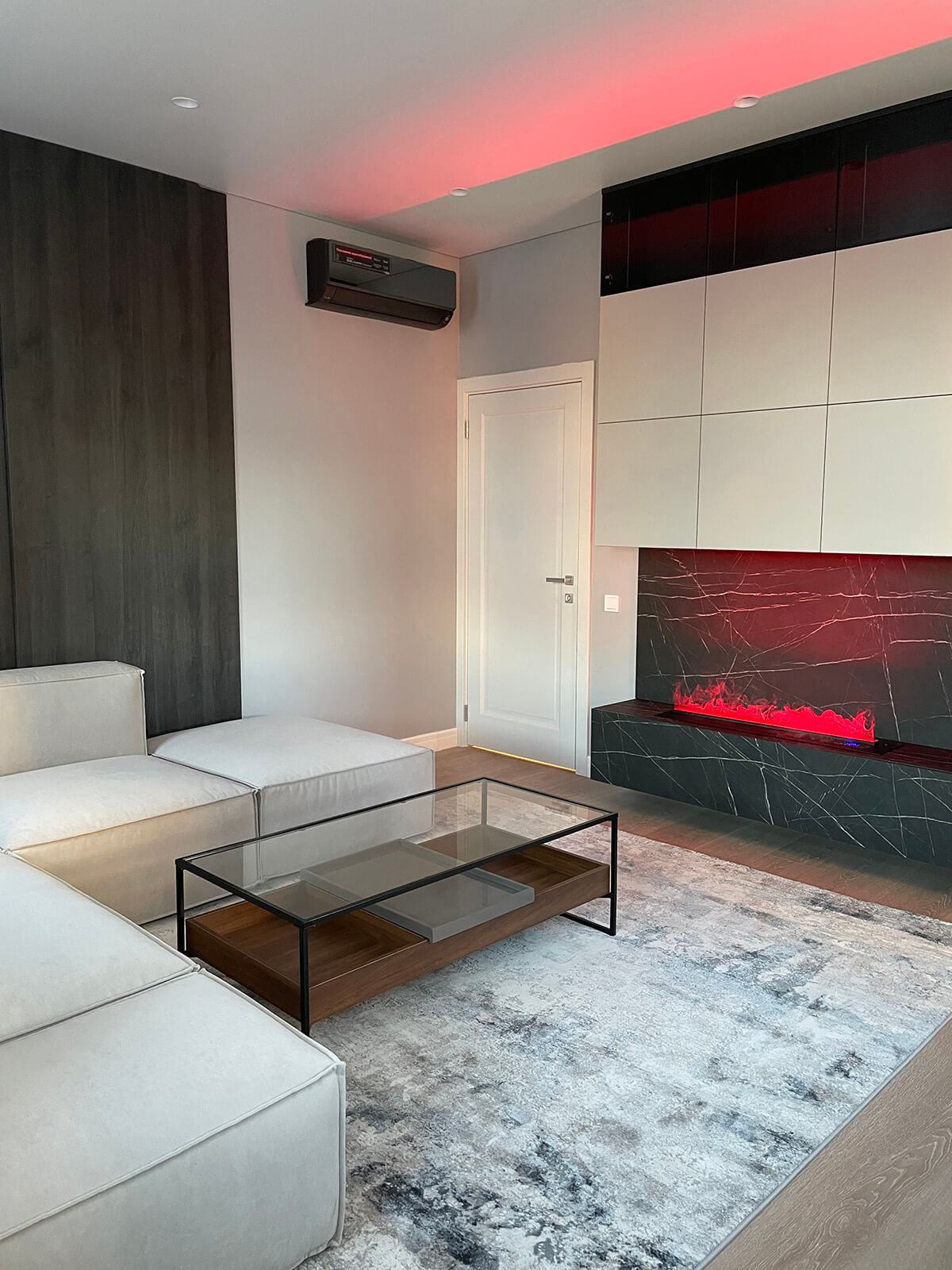 Варіант оздоблення кухні в квартирі від забудовника: функціональність та стильний мінімалізм.