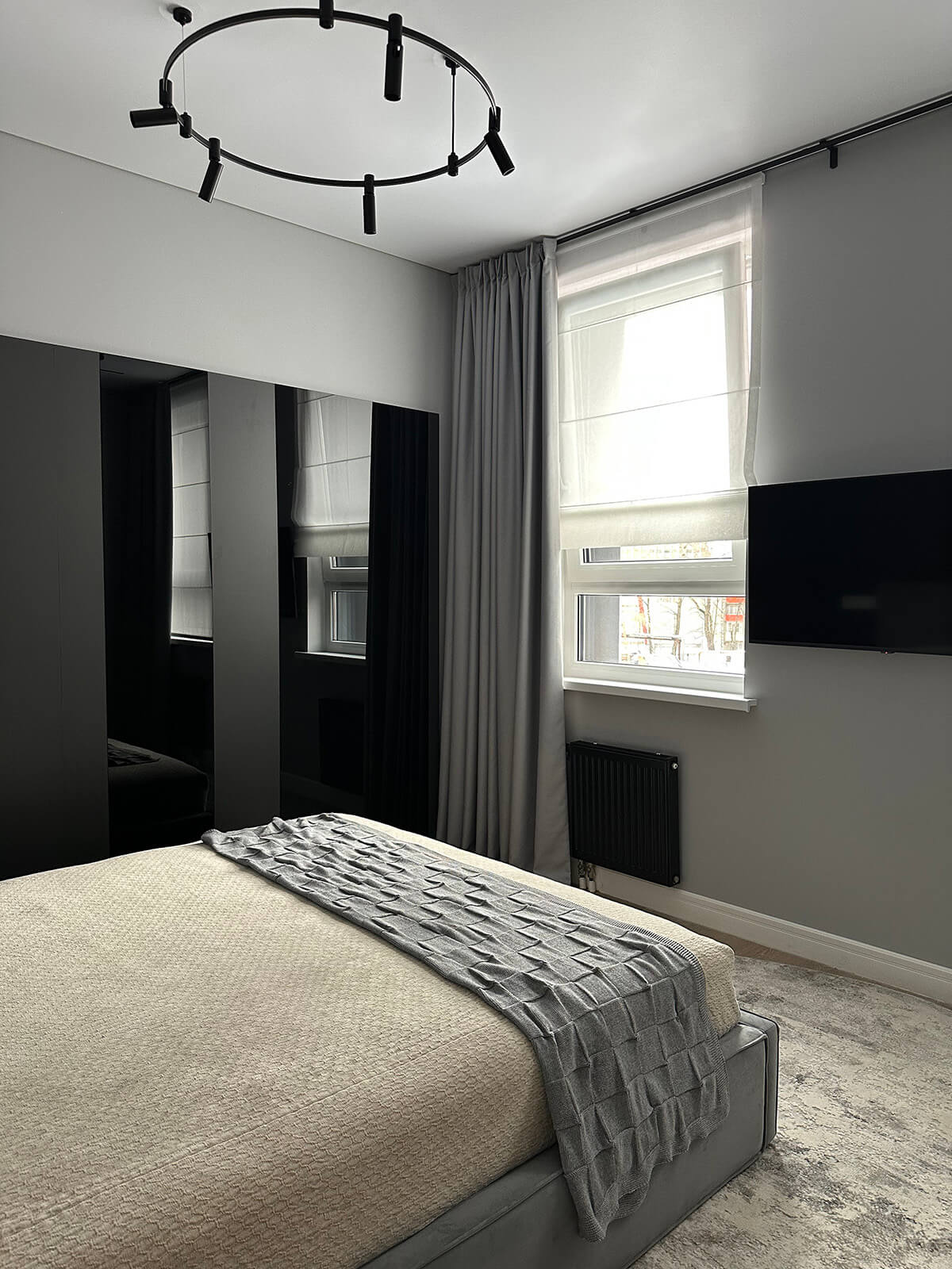 Загальний вигляд квартири з комплектацією від забудовника: світлі тони та простір.