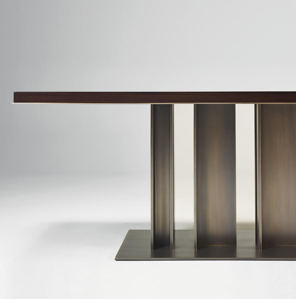 Виробництво меблів на замовлення: стильний кухонний гарнітур з дерев'яними фасадами