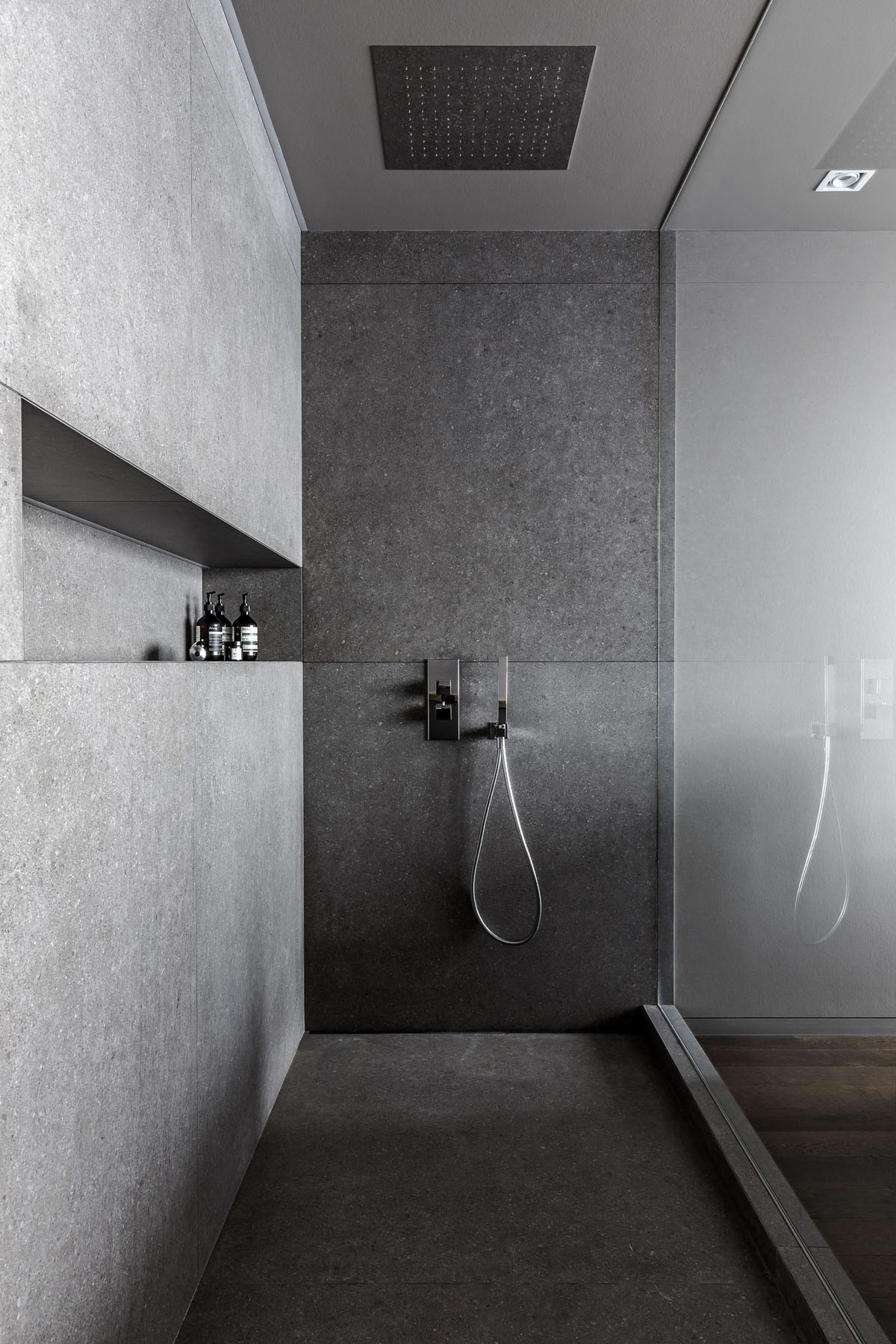 Юридичні аспекти перенесення мокрої зони: узгодження та необхідні дозволи для перепланування.