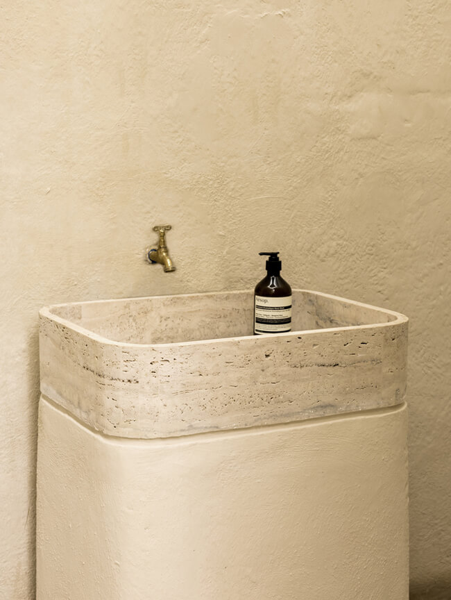 Інтер'єр дитячої кімнати в молочних тонах: безпека, ніжність та поєднання з пастельними кольорами