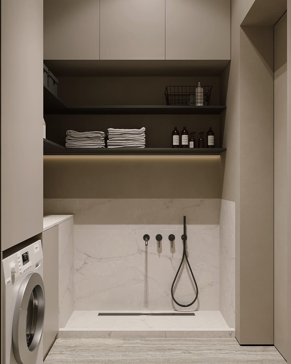 Відкрита система зберігання з дерев'яними полицями для стильного інтер'єру вітальні.