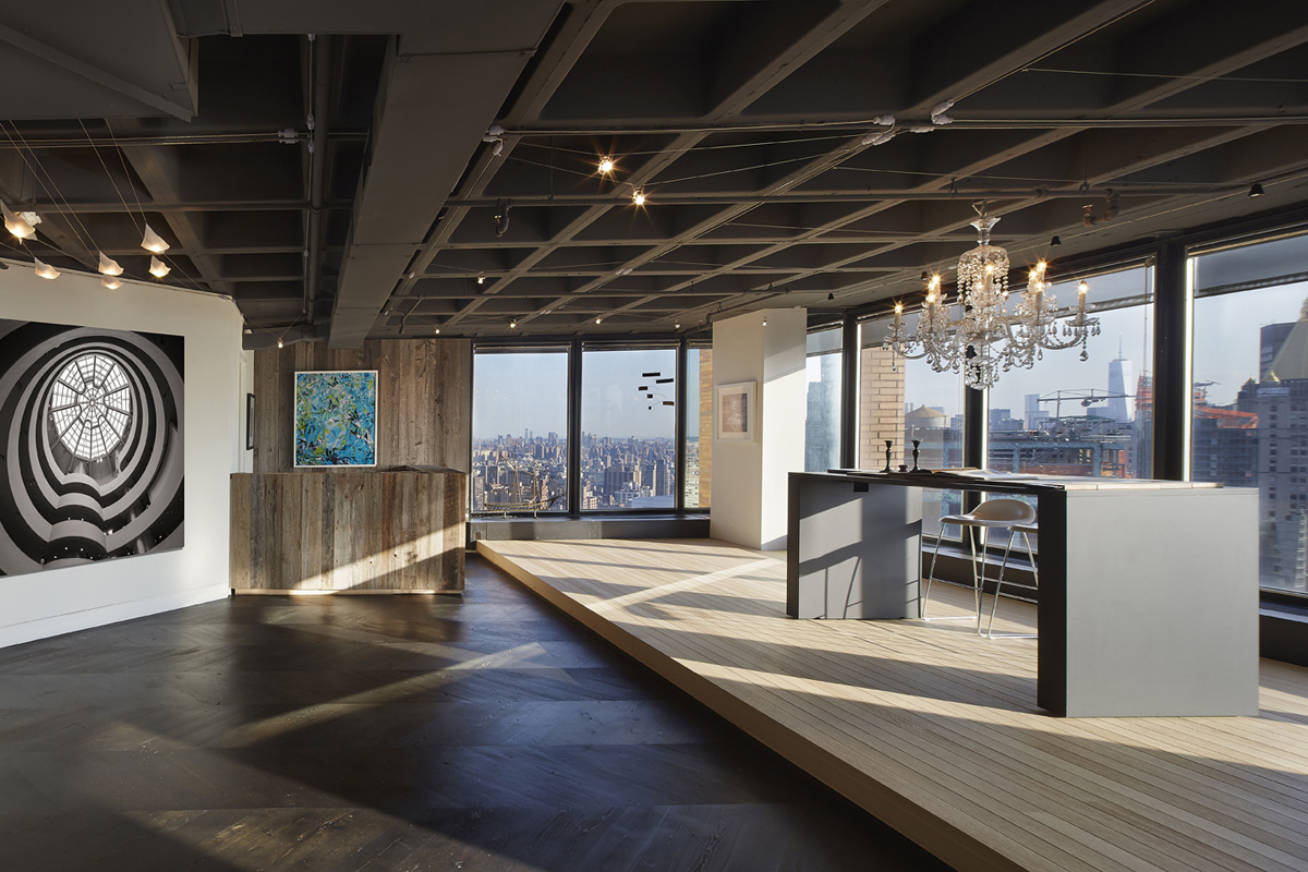 Порівняння паркетної, масивної та інженерної дошки для дерев'яної підлоги в інтер'єрі дому.