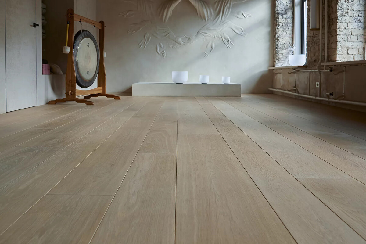 Відмінності між паркетною, масивною та інженерною дошкою для дерев'яної підлоги в домі.