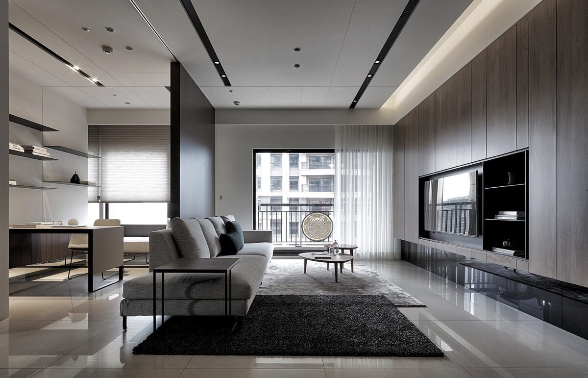 Легкі тюлеві штори в сучасному інтер'єрі вітальні, оформлення вікон