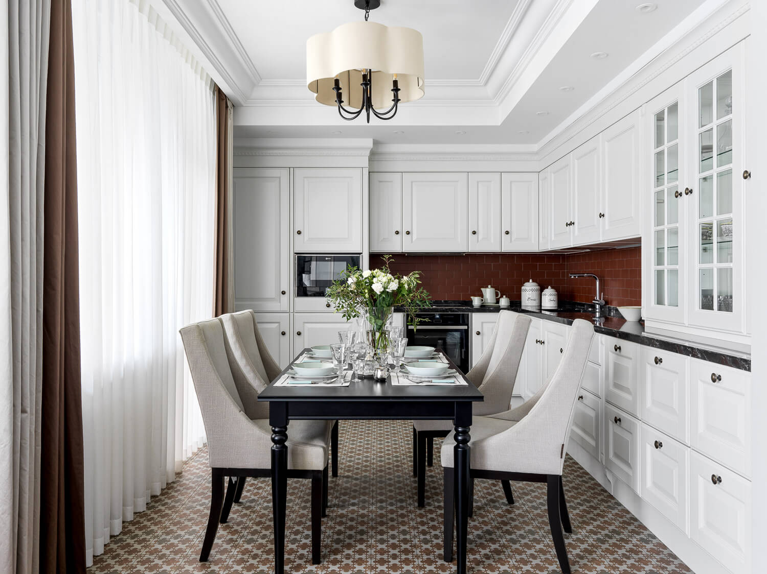 Елегантний сіро-синій інтер'єр кабінету: продуктивність та комфорт для роботи вдома.