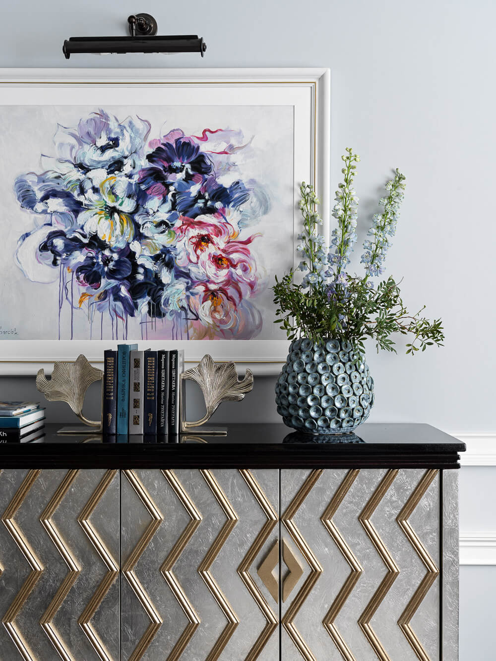 Унікальне поєднання сірого та синього в інтер'єрі: створення гармонійного простору.