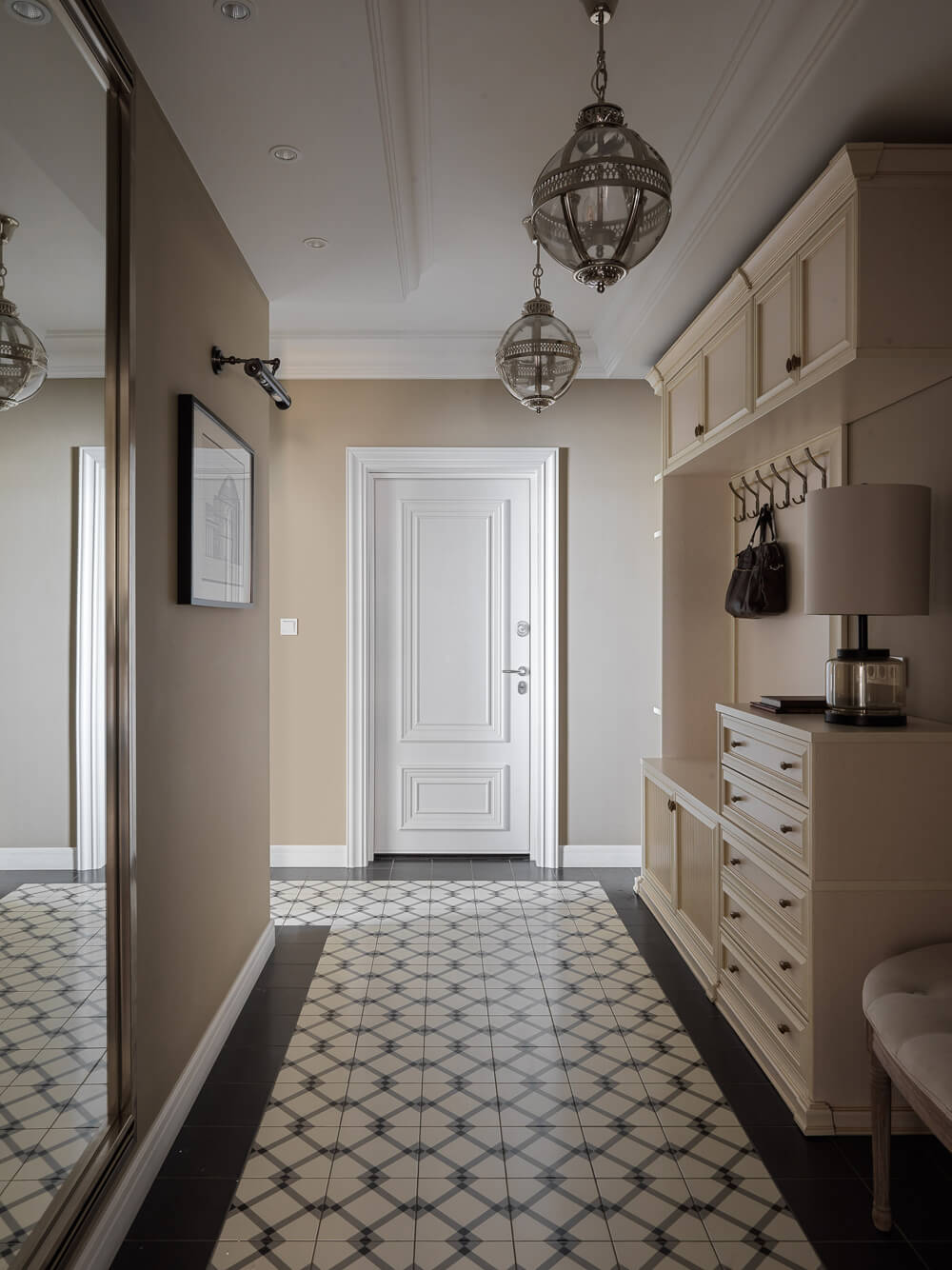 Сучасна класика: дизайн вітальні з каміном та елегантними меблями