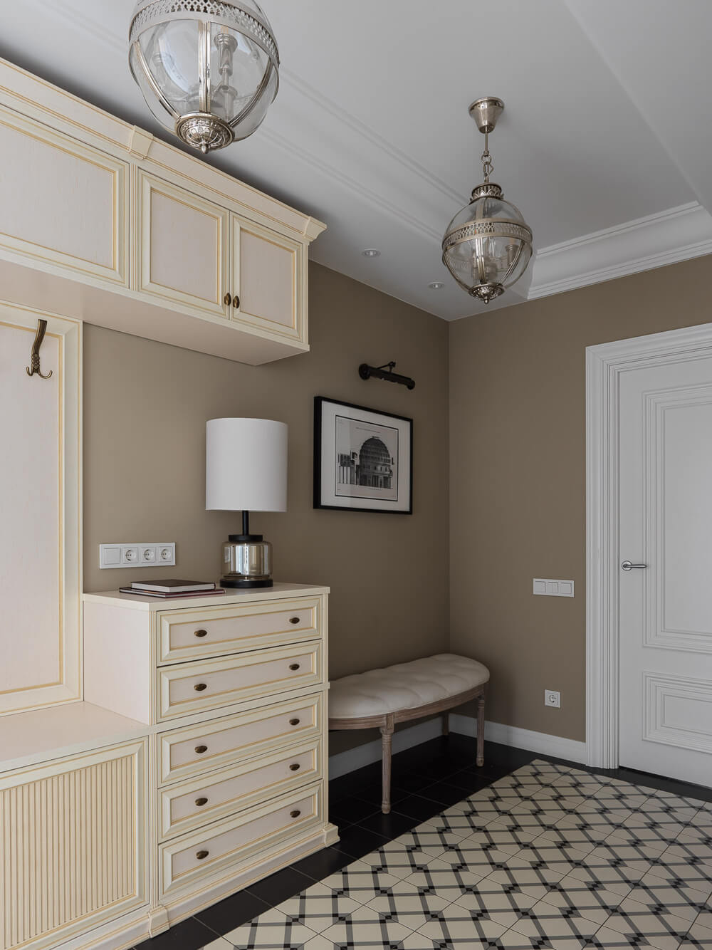 Інтер'єр у стилі сучасної класики: елегантний дизайн квартири з класичними елементами.