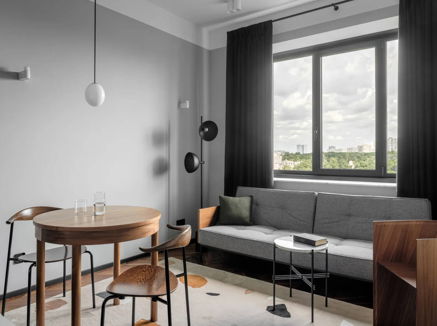 Фото дизайну двокімнатної квартири: сучасне планування та зонування простору для сім'ї