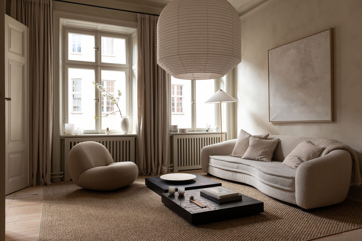 Ванна кімната в стилі джапанді з елементами мінімалізму та натуральними текстурами.