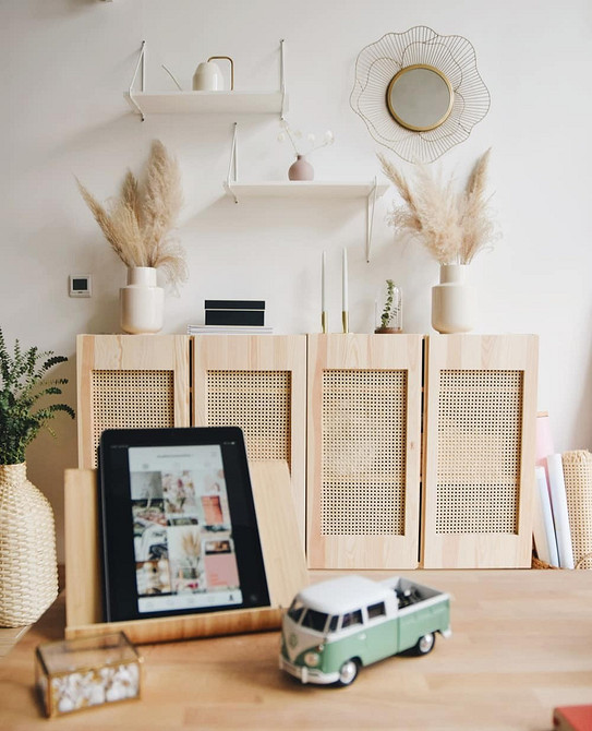 DIY меблі: комод Ікеа Івар, оновлений за допомогою фарби та трафаретів.