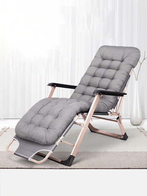 Недорогі дизайнерські меблі з Китаю: елегантний стіл та стільці в їдальні