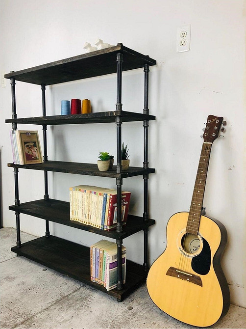 Креативна вішалка для одягу з водопровідних труб: DIY декор для передпокою.