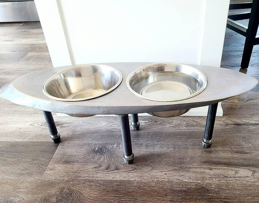 Креативне дзеркало з рамою з водопровідних труб: декор для ванної кімнати.