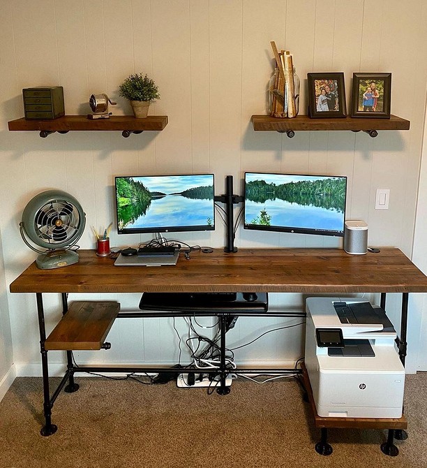 Оригінальна полиця з водопровідних труб – стильний елемент DIY декору для дому.