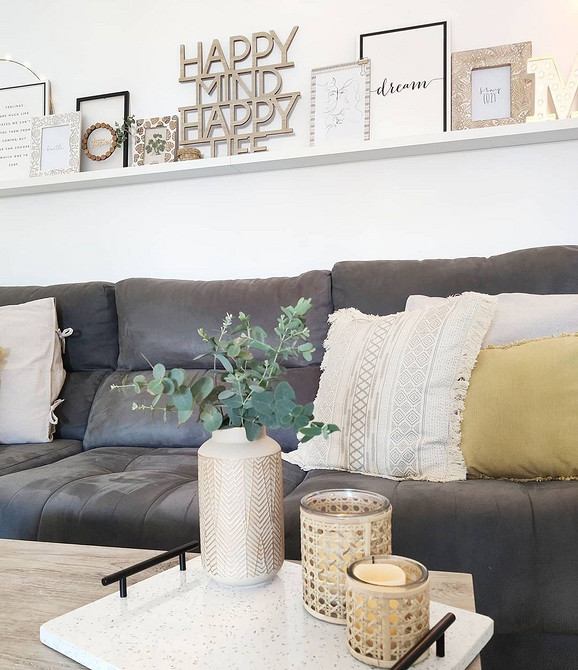 Вузька полиця IKEA для розміщення рослин у горщиках, ідеї для декору стін.