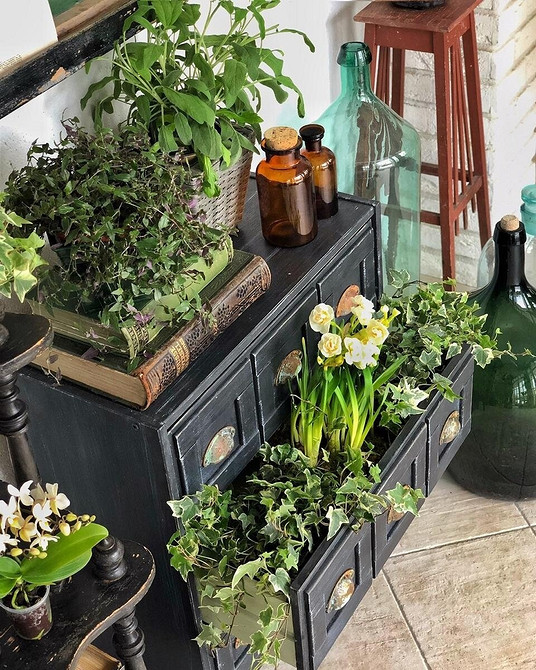 Переробка комода: ідея для дому, як створити унікальний предмет інтер'єру самостійно.