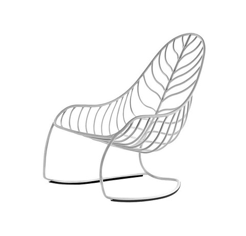 Організація зони відпочинку з садовими меблями на невеликій ділянці.