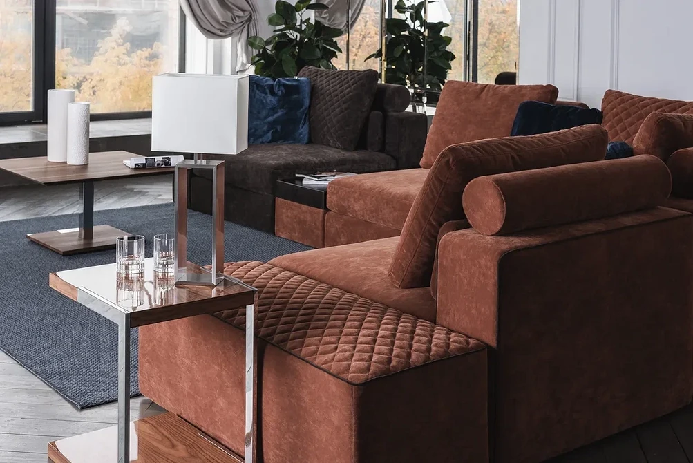 Тренди в меблевому текстилі: сучасні тканини для оббивки диванів та крісел