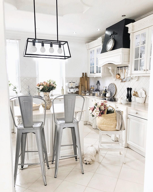 Стільці, що забезпечують підтримку спини, для роботи та відпочинку вдома