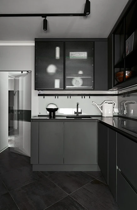 Вибір меблів для малогабаритної квартири: поради щодо кольору, розміру та функціональності.