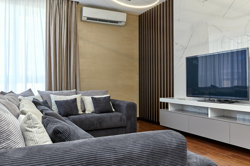 Неправильні меблі в маленькій квартирі: важкі та громіздкі елементи інтер'єру.